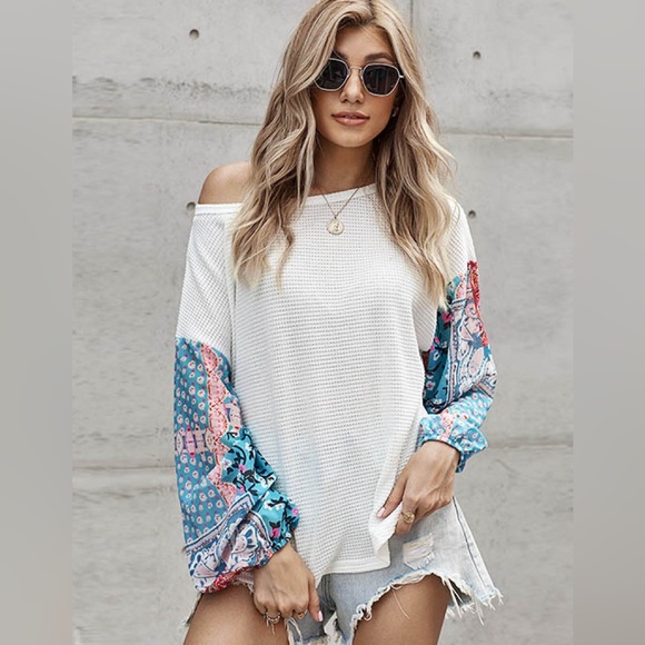 Contrast Floral Balloon Sleeve Blouse - Picture 2 of 2